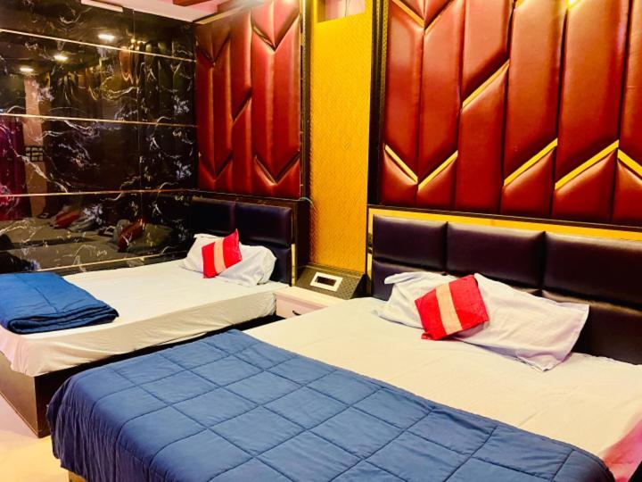 Hotel Mark Ujjain Buitenkant foto