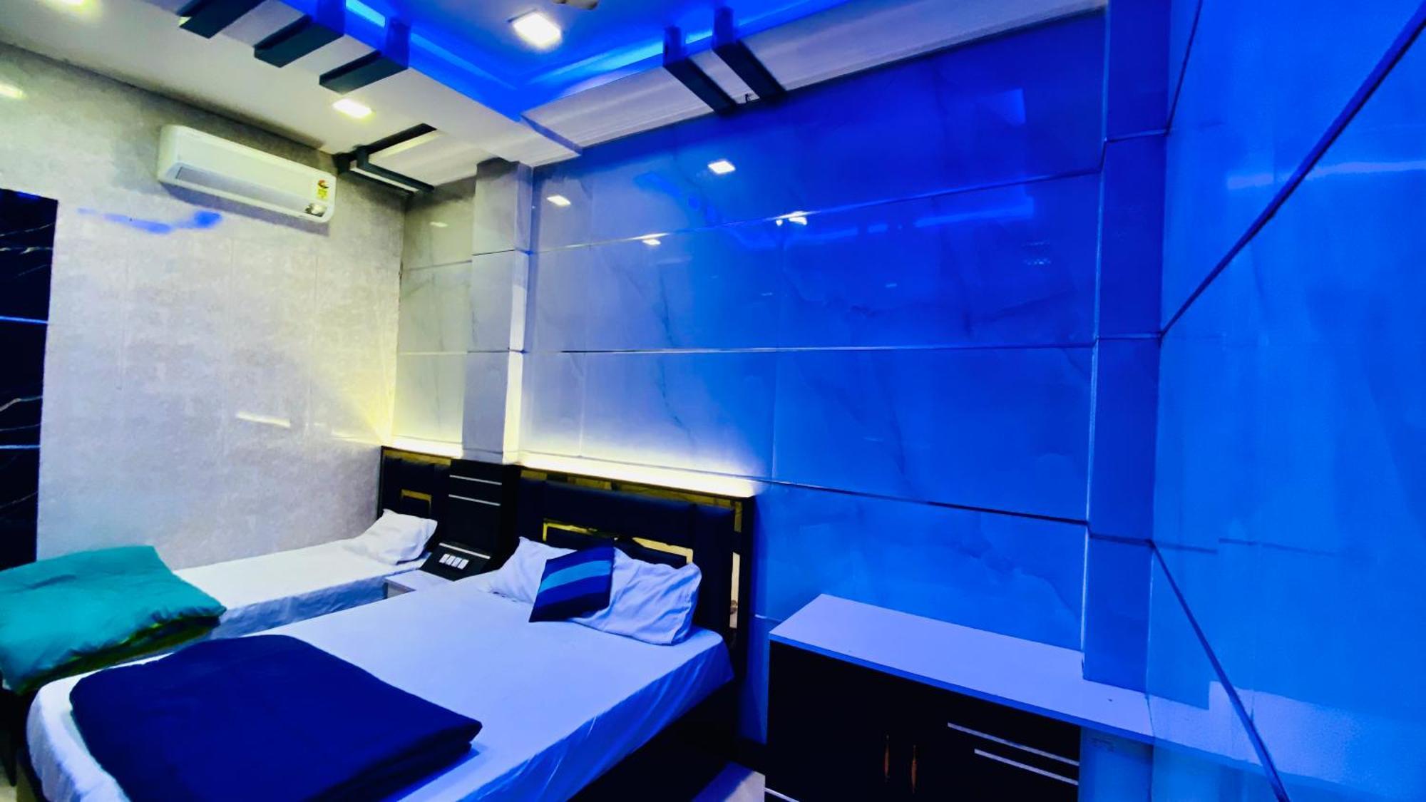 Hotel Mark Ujjain Buitenkant foto