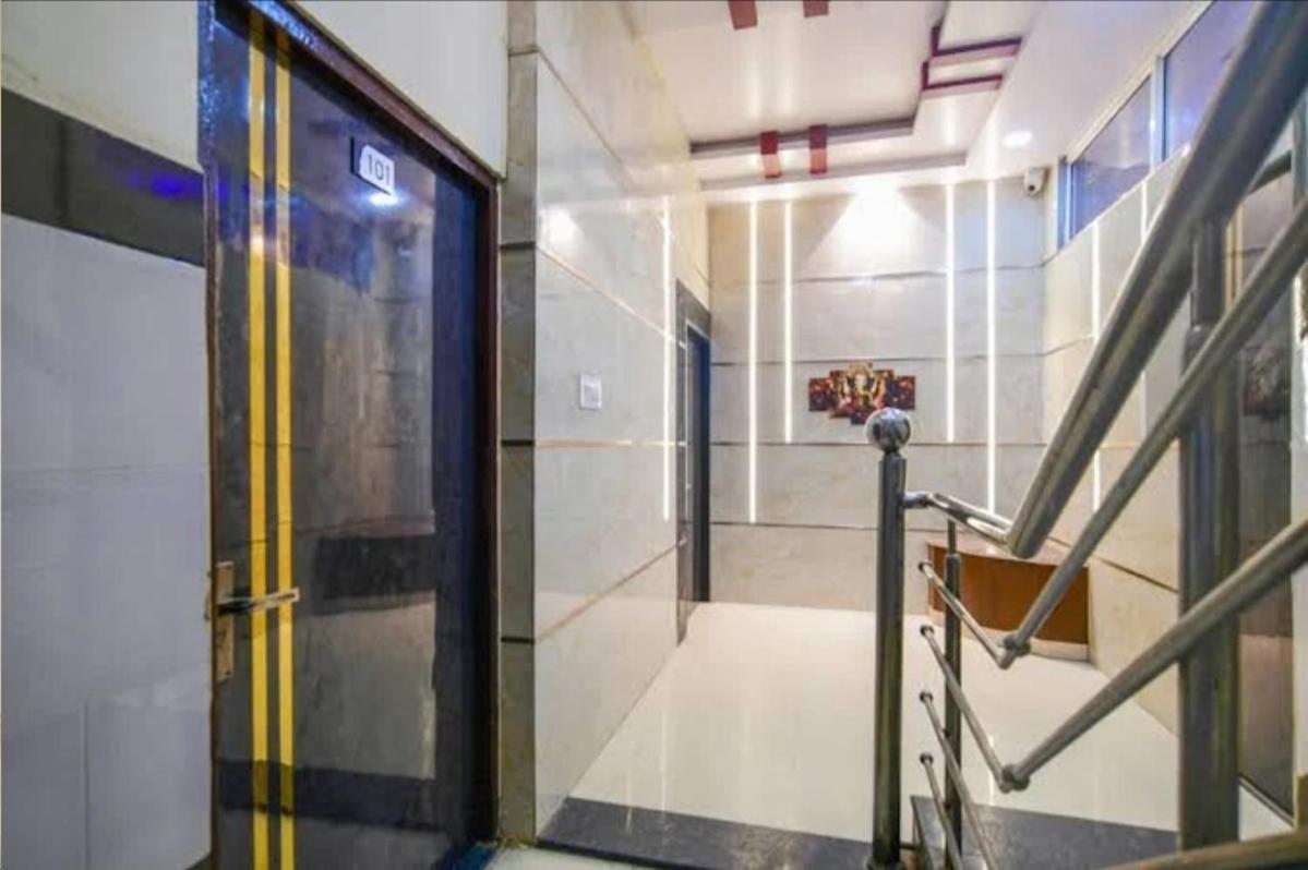 Hotel Mark Ujjain Buitenkant foto
